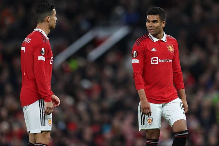 Casemiro từ chối Ronaldo, đàm phán vụ chuyển nhượng khó khăn