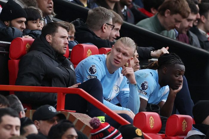 CĐV MU chế nhạo Haaland