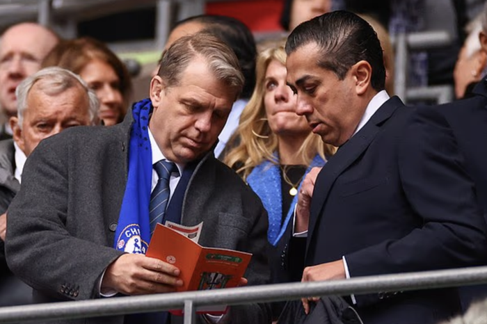 Chelsea bị phạt nặng nhất lịch sử Ngoại Hạng Anh