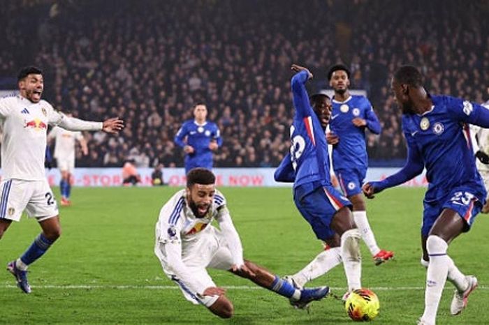 Chelsea chia điểm đầy tiếc nuối trước Leeds: Sai lầm cá nhân và pha bỏ lỡ của Cole Palmer