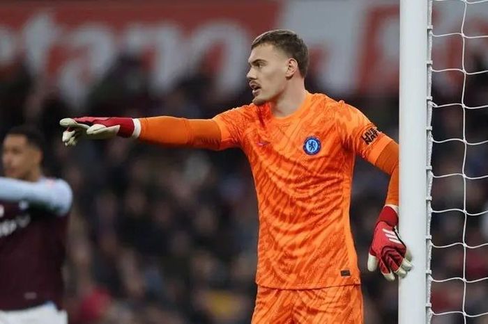 Chelsea có chạnh lòng khi nhớ Courtois?