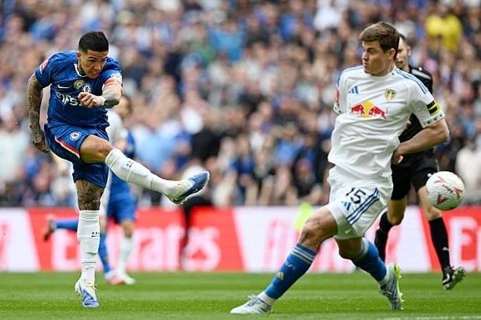 Chelsea gặp Man City ở chung kết FA Cup