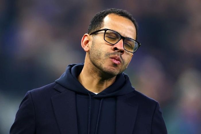 Chelsea sa thải HLV chỉ sau 3 tháng