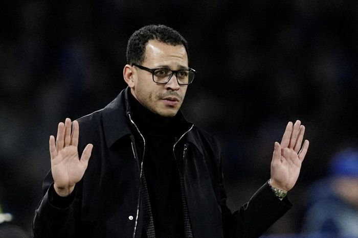 Chelsea sa thải HLV Liam Rosenior