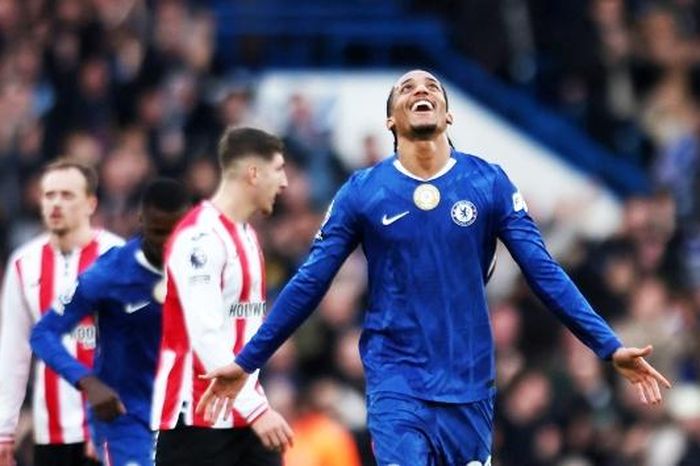 Chelsea thăng hoa, Liverpool nối dài chuỗi trận hòa đáng tiếc