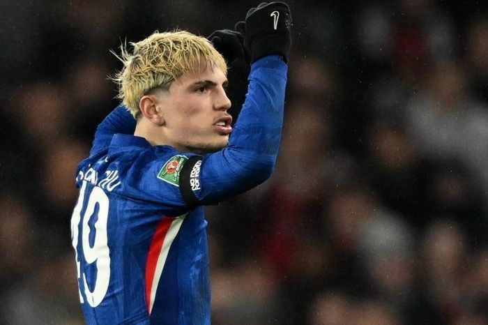 Chelsea thua Arsenal ở lượt đi Carabao Cup