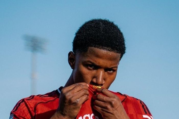 Chido Obi rực sáng trong chiến thắng 3-1 của U18 MU trước đại kình địch Man City