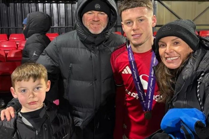 Con trai Rooney vô địch cùng đội trẻ MU