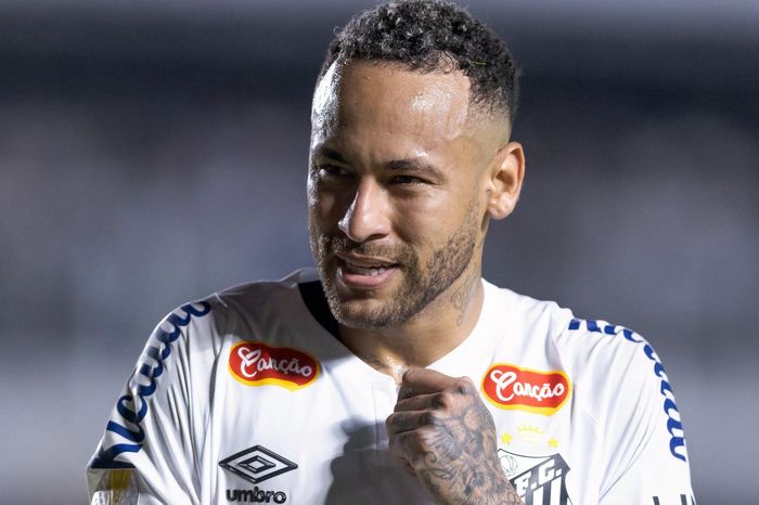 Cú đúp đẳng cấp của Neymar