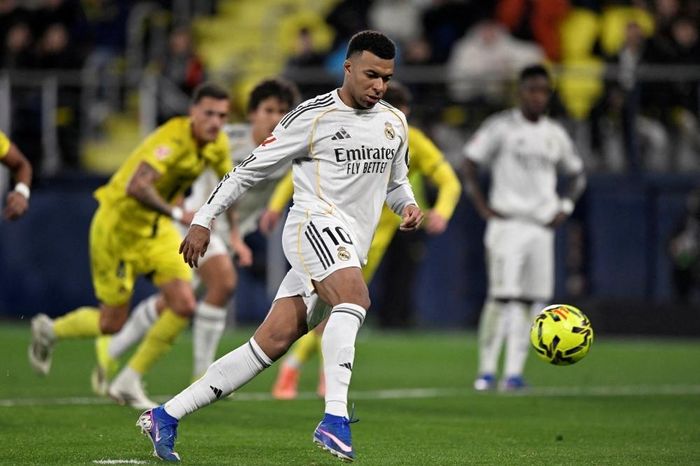 Cú Panenka của Mbappe gây tranh cãi
