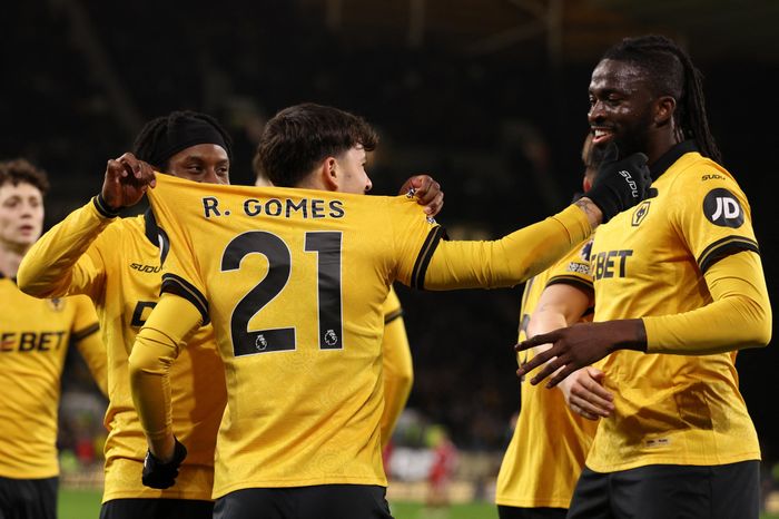 Cửa rớt hạng mở toang với đội bóng Premier League