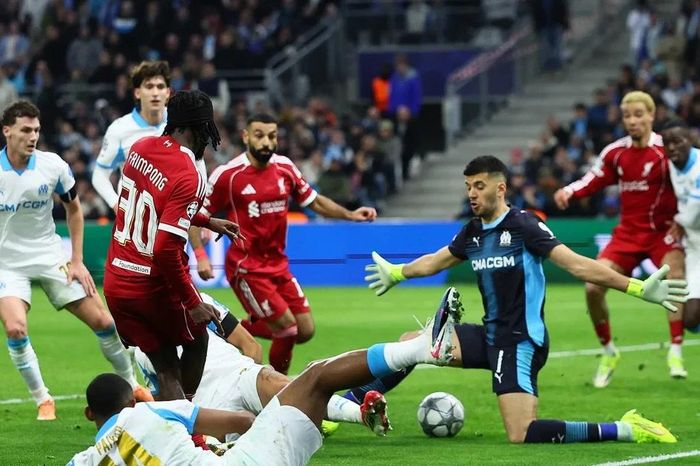 Cuộc đua vé vòng 1/8 Champions League 'nóng chưa từng có'