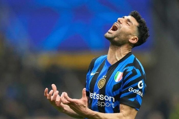Cựu tiền đạo Inter Milan muốn đi lính để bảo vệ quê hương Iran