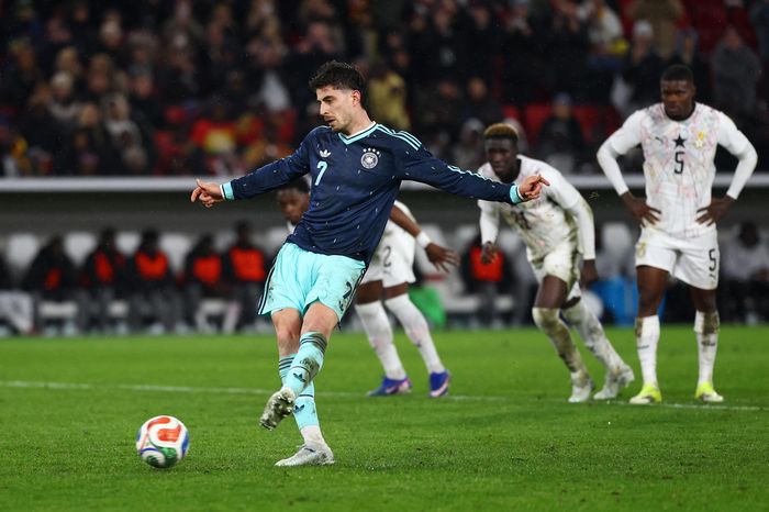 Đá lệch vị trí, Havertz vẫn là điểm sáng