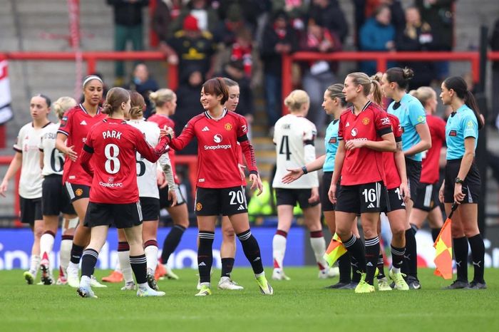 Đại diện bóng đá Việt Nam tranh vé World Cup với dàn sao trở về từ Anh