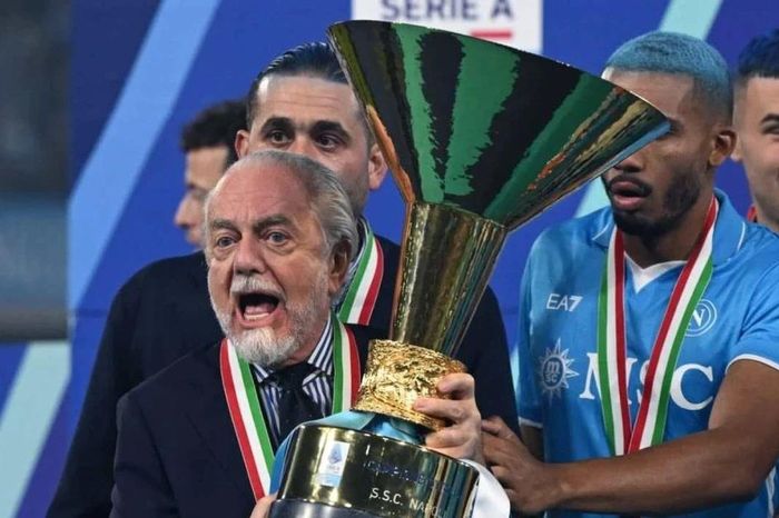 Đề xuất 'điên rồ' của Chủ tịch Napoli