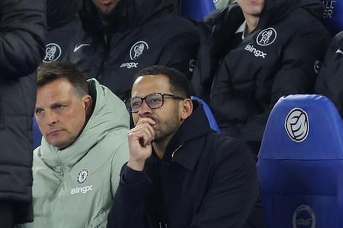 Điều khiến Chelsea 'chùn tay' khi định sa thải HLV Liam Rosenior