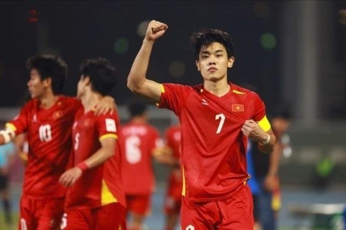 Đình Bắc lọt top 10 cầu thủ hay nhất U23 châu Á