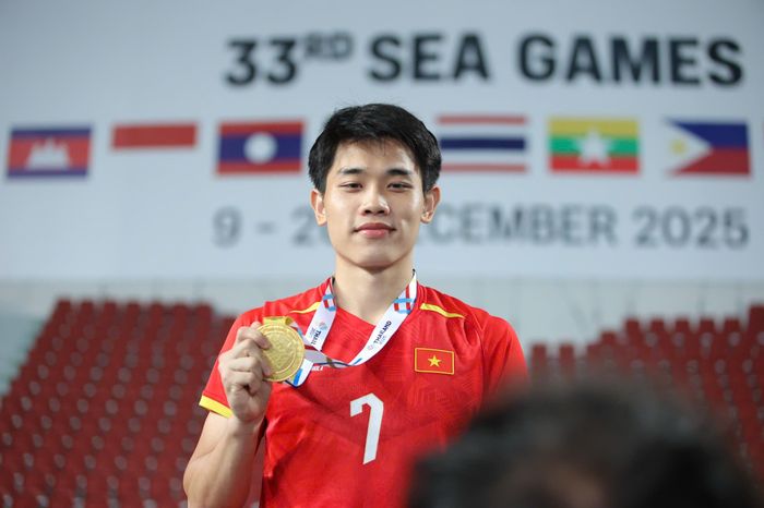 Đình Bắc tiếp tục được AFC xướng tên