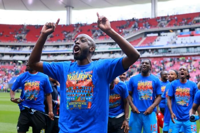 Đội bóng nhập tịch cả đội hình dự World Cup
