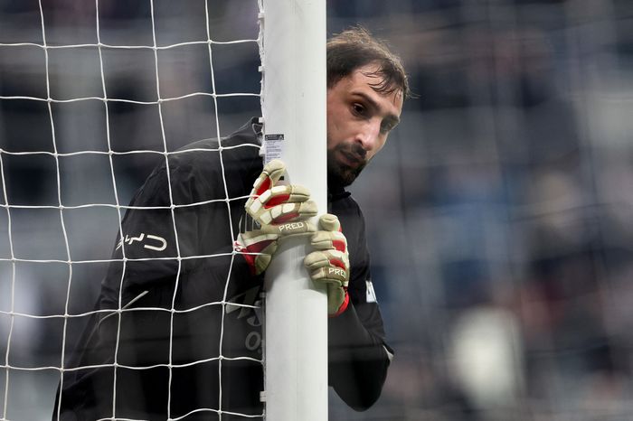 Donnarumma lộ nhược điểm 'chết người'