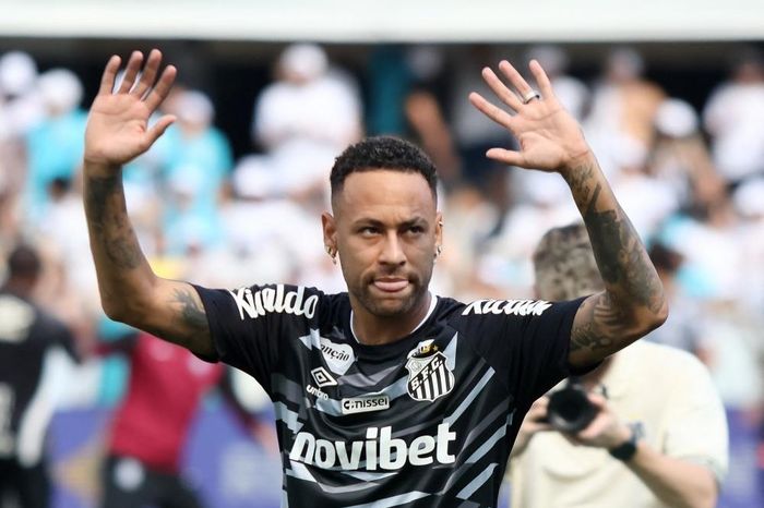 Dư luận chia rẽ vì Neymar