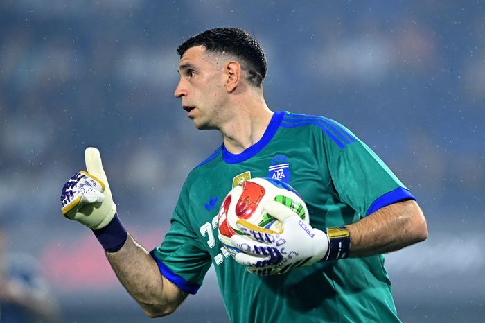 Emiliano Martinez bất mãn