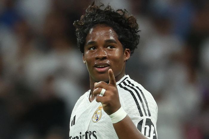 Endrick tạo cơn sốt tại Lyon