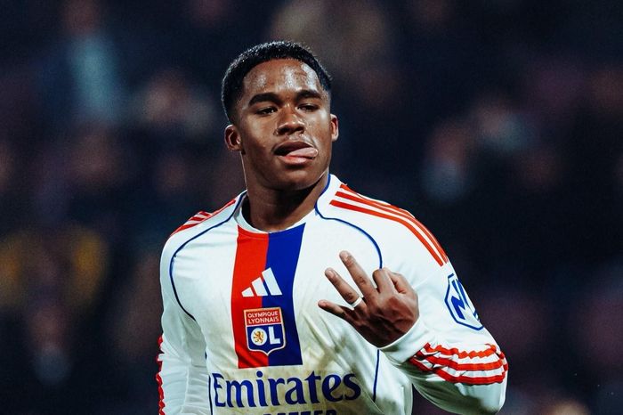 Endrick và cú hích làm rung chuyển Lyon