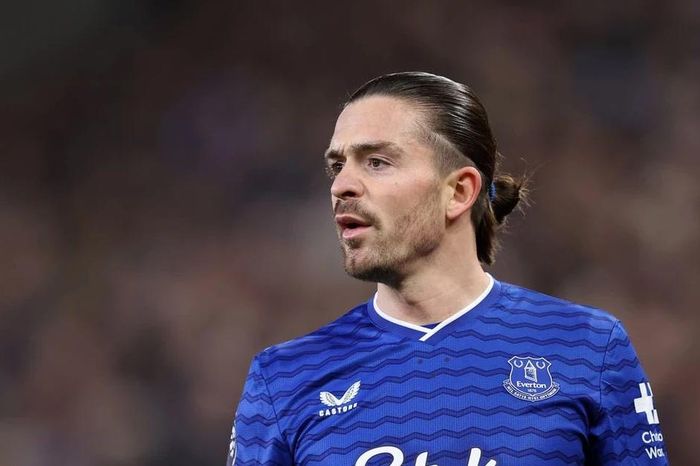 Everton tiếp tục 'cưu mang' Grealish