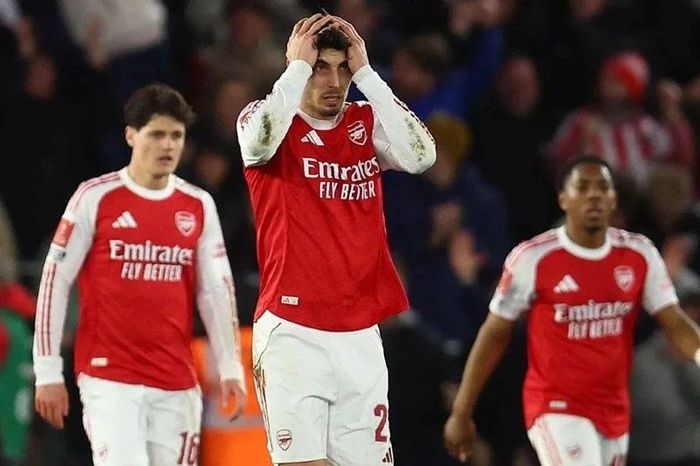 FA Cup: Arsenal thua sốc, Man City và Chelsea thắng 'hủy diệt'