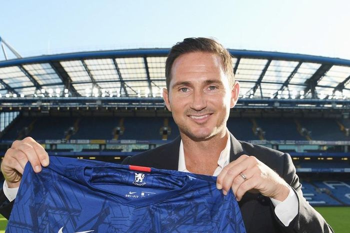 Frank Lampard quay trở lại 'giải cứu' Chelsea