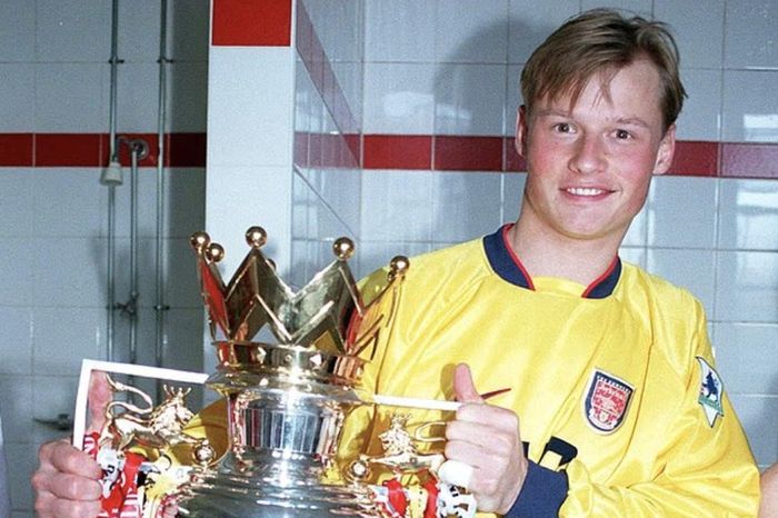 Gặp tai nạn tàu hỏa thảm khốc, cựu thủ môn Arsenal tử vong