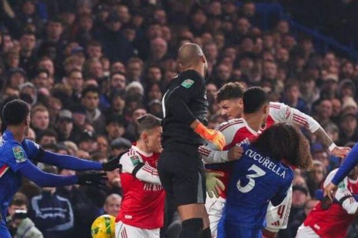 Garnacho lập siêu phẩm vô-lê, Chelsea vẫn ôm hận trước Arsenal