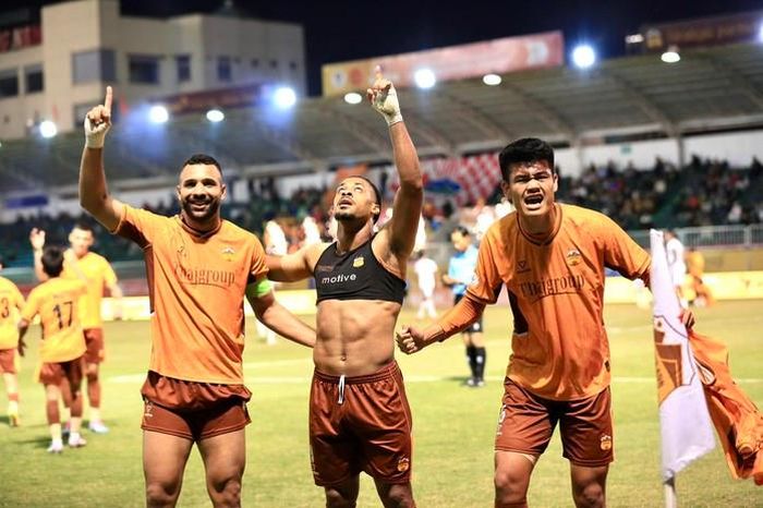 Giá cầu thủ Việt Nam tăng: Phần lớn là nhờ V-League