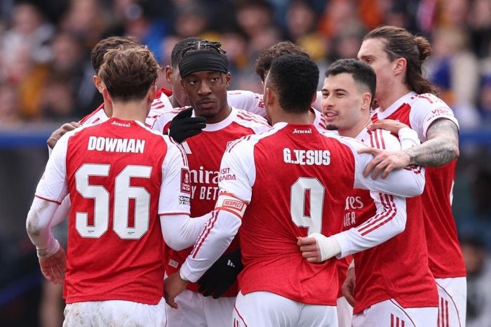 Giấc mơ 'ăn 4' còn nguyên với Arsenal