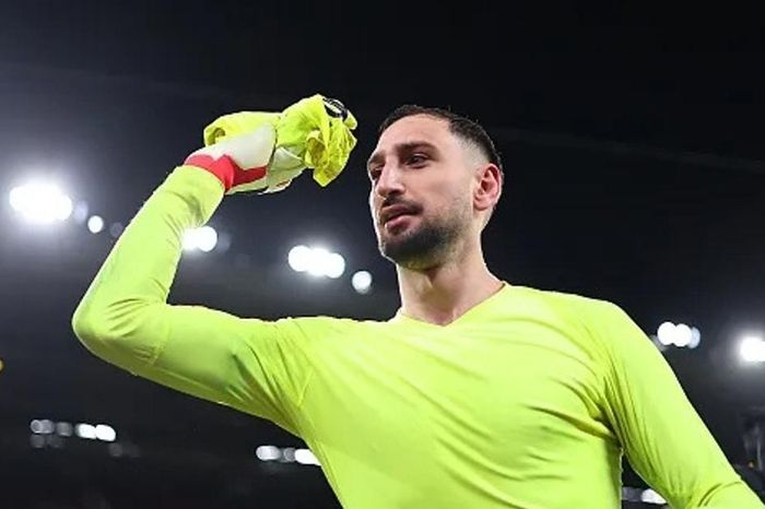 Gianluigi Donnarumma: 'Bàn tay sắt' giúp Man City đứng vững tại chảo lửa Anfield