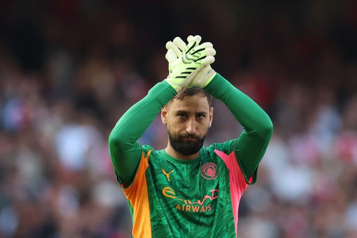 Guardiola còn dám tin dùng thủ môn yếu bóng vía Donnarumma
