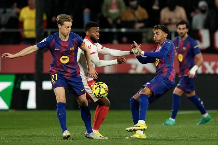 Gục ngã cay đắng ở derby Catalunya, Barcelona ôm hận với cuộc đua La Liga