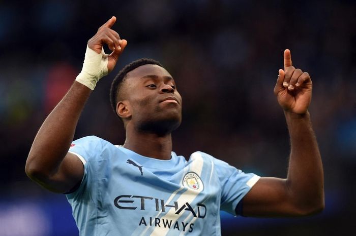 Guehi là lời giải đúng lúc cho Man City