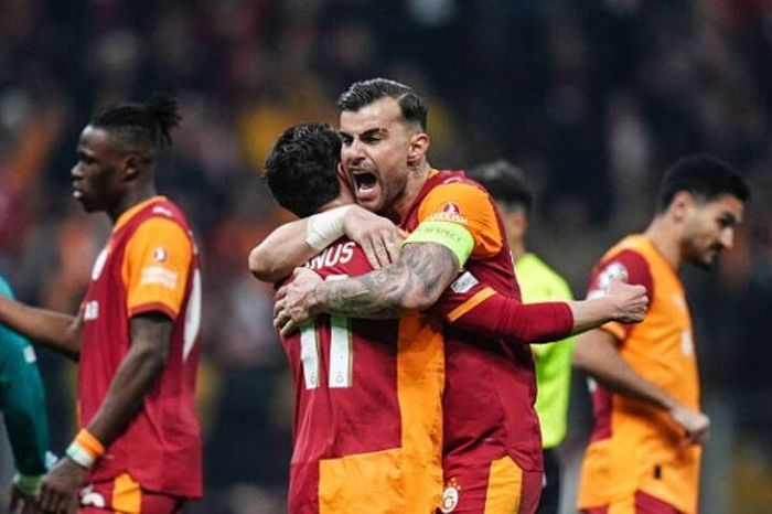 Hạ gục Liverpool, Galatasaray chiếm lợi thế tại vòng 1/8