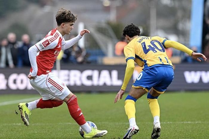 Hạ Mansfield Town, Arsenal nhọc nhằn vào tứ kết FA Cup