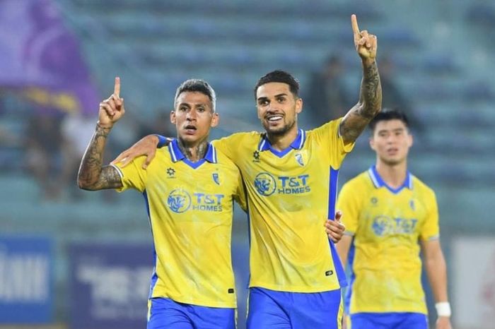 Hà Nội FC ngược dòng hạ Becamex TPHCM 4-2: Đêm diễn rực sáng của Đỗ Hoàng Hên
