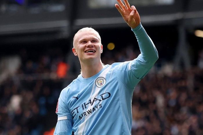 Haaland lập hat-trick, Man City vùi dập Liverpool