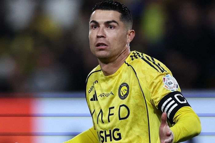 Hành động lạ lùng của Ronaldo