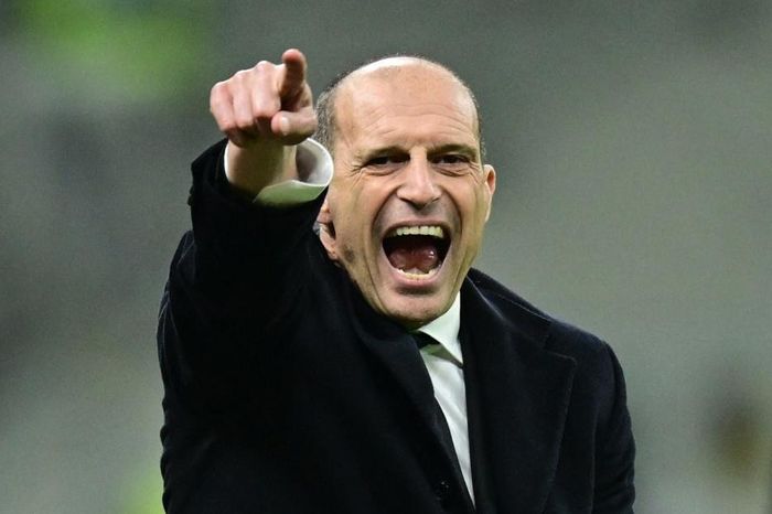 HLV Allegri gọi Fabregas là 'nít ranh'