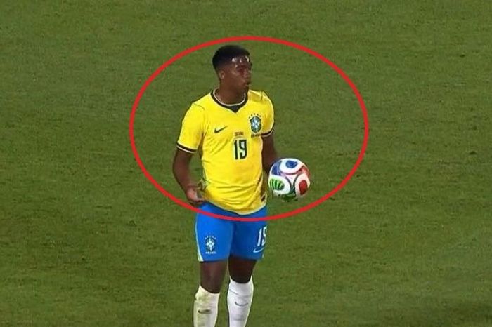 HLV Ancelotti không cho Endrick sút penalty