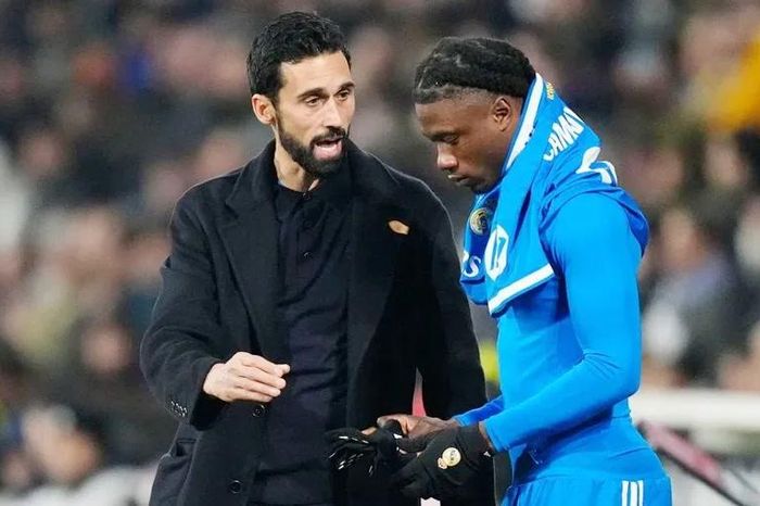 HLV Arbeloa ra mắt Real Madrid bằng thất bại trước đội bóng hạng 2