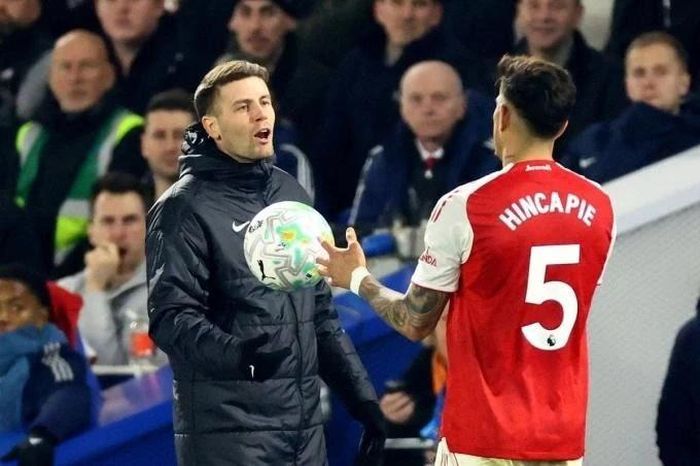 HLV Brighton gọi chiến thuật của Arsenal là 'Phản bóng đá'