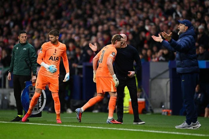 HLV của Tottenham: 'Tôi làm HLV 15 năm, chưa gặp trường hợp nào như thế này'